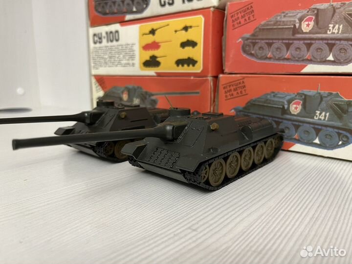 Советская игрушка самоходка су 100 СССР
