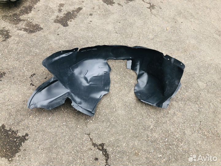 Подкрылок передний левый на volkswagen jetta 6