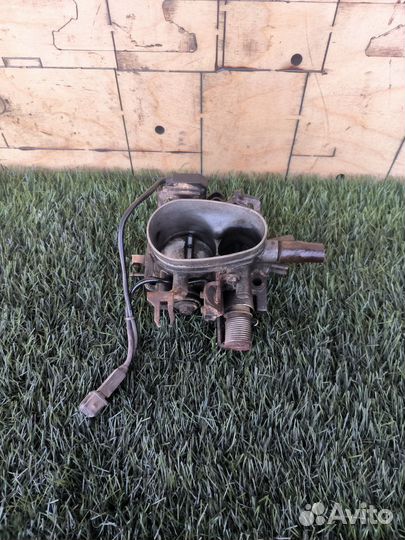 Дросcельная заслонка Volkswagen Passat B3