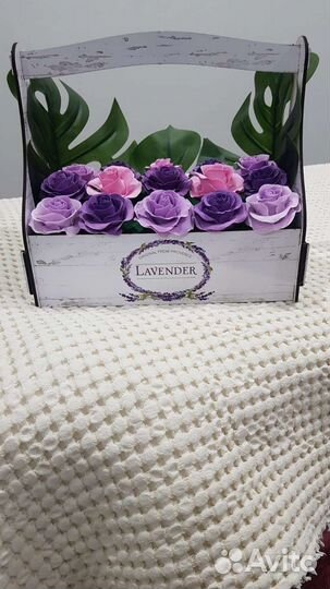 Подарок на любой праздник. Цветочная композиция