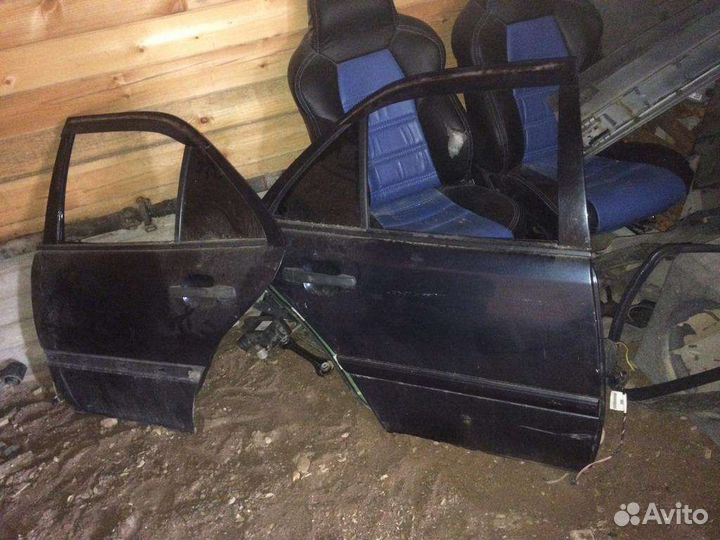 Двери на Мерседес Бенц w202 c 230k