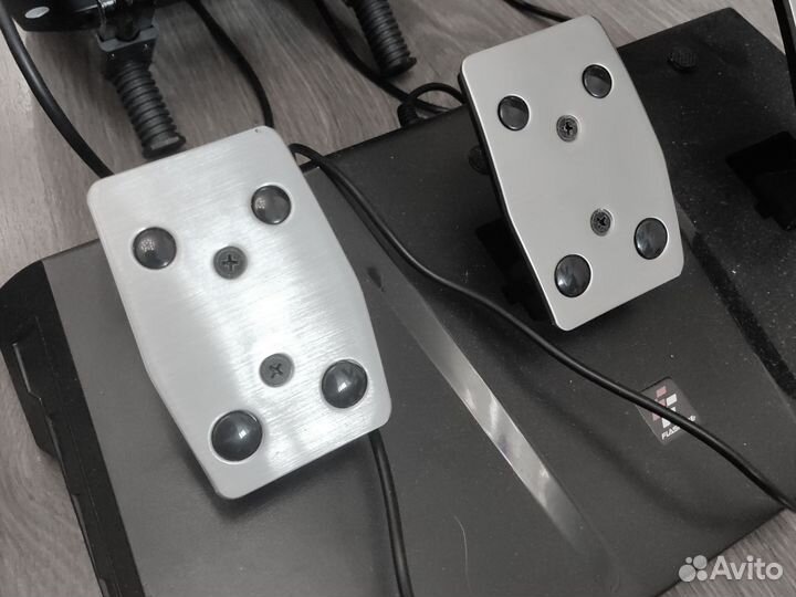 Руль игровой с педалями и коробкой