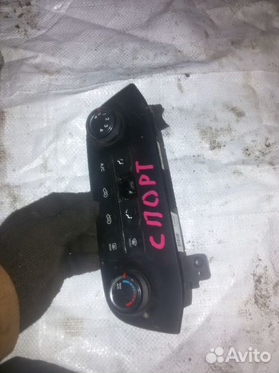 Блок управления климатом Kia Sportage 3