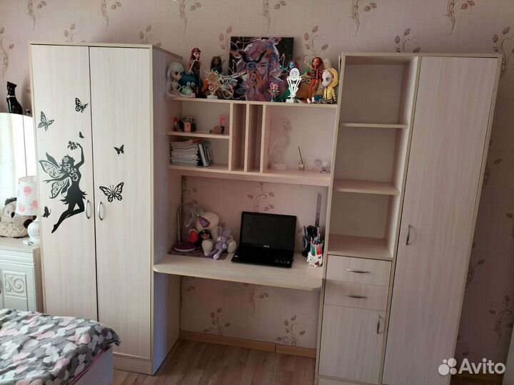 Письменный стол, стенка