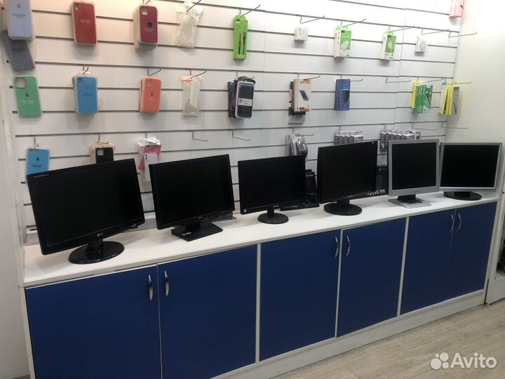 Мониторы в ассортименте