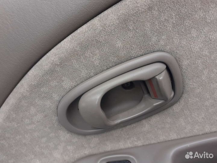 Салонная ручка двери Hyundai Elantra