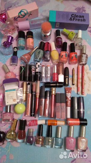 Огромный набор косметики, листайте фото