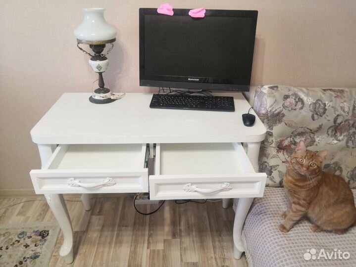 Стол