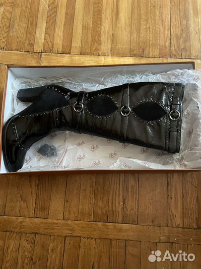 Сапоги женские,натуральная лаковая кожа