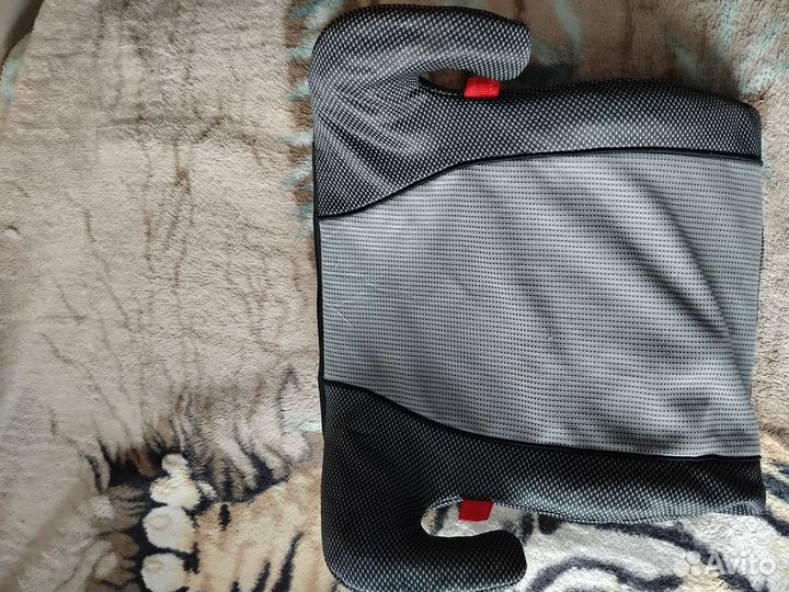 Автомобильное сиденье