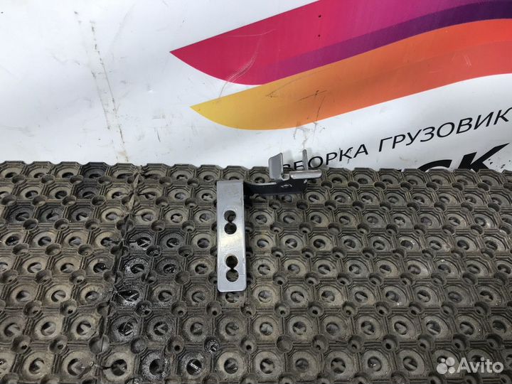 7421817606 Кронштейн тормозной системы