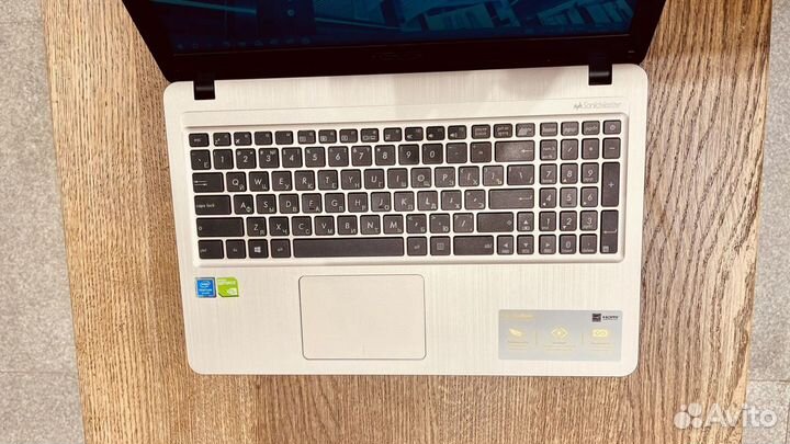 Asus на Pentium Silver и видеокартой MX110 10252