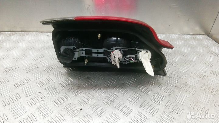 Фонарь Volvo XC70 (2002-2007)