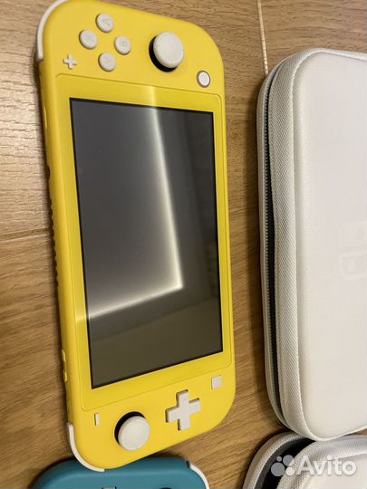 Nintendo Switch Lite + фирменный чехол