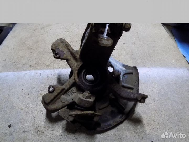 Кулак поворотный передний правый Octavia (A4 1U) 2