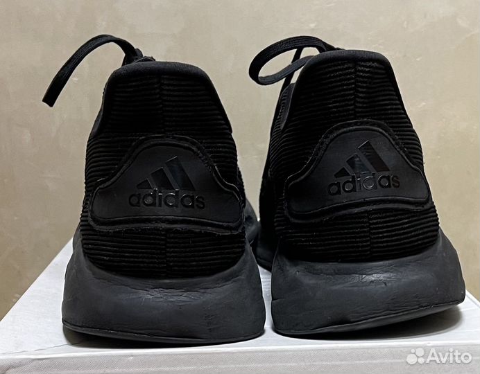 Кроссовки adidas спортивные