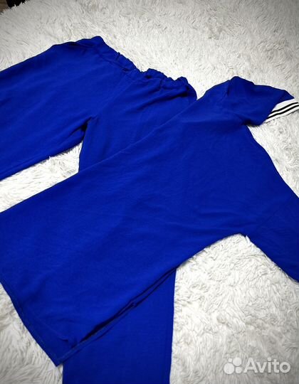 Женский легкий костюм 54 размера