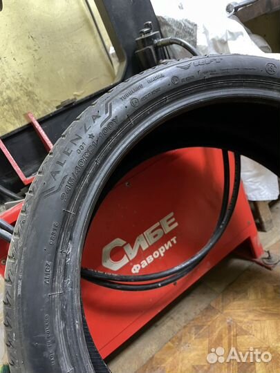 Bridgestone Alenza 001 245/40 R21 и 275/35 R21 103Y