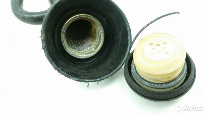 Горловина топливного бака Nissan Caravan E25 KA24