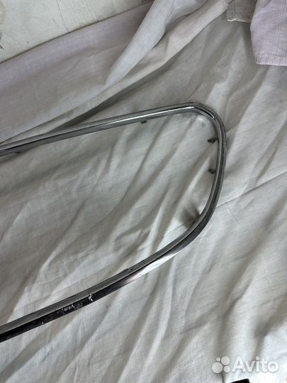 Хром решетки радиатора Мерседес Е212