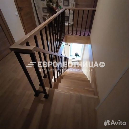 Лестница на металлическом каркасе