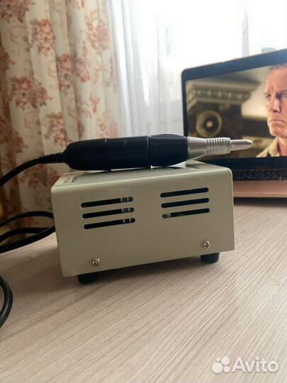 Машинка для аппаратного маникюра