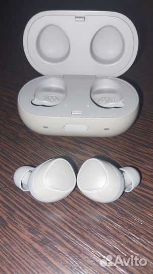 Беспроводные наушники samsung gear iconx