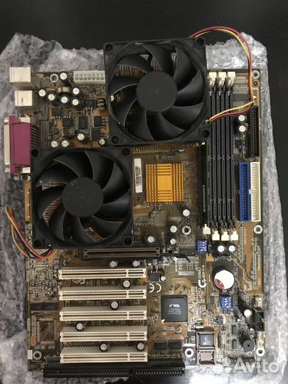 Gigabyte GA-6VXD7 + 2X Intel Pentium III 1000 MHz