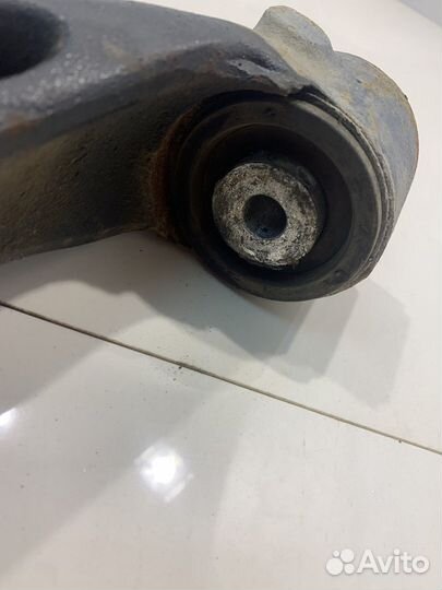 Рычаг подвески (передний, правый)