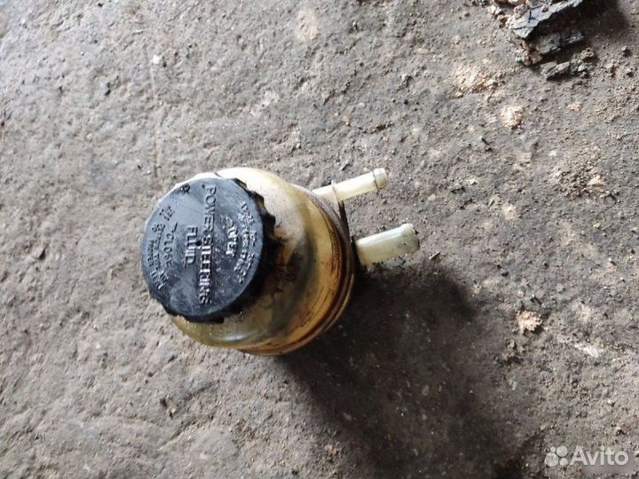 Бачок гур Toyota Estima Lucida