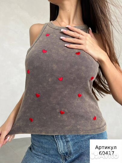 Топ в рубчик с вышивкой