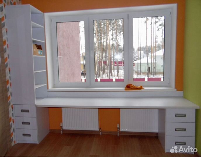 Детская зона у окна для двоих