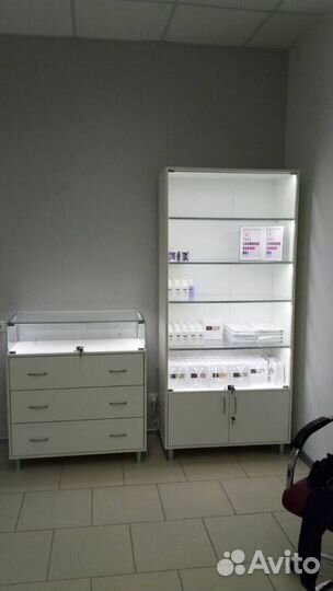 Витрины для косметики новые