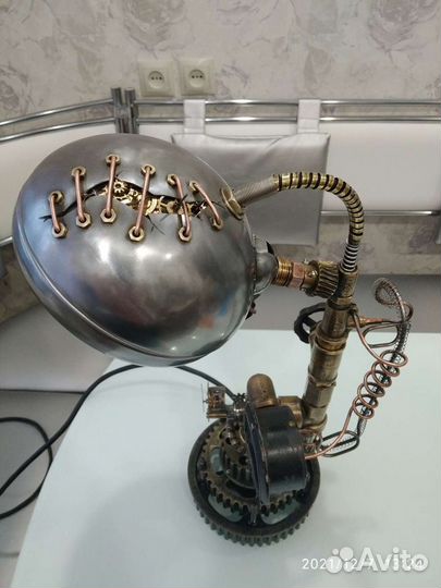 Лампа настольная