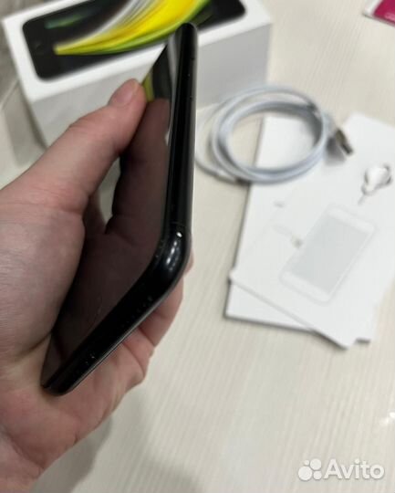 iPhone SE (2020), 64 ГБ