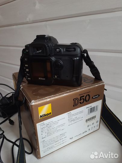 Зеркальный фотоаппарат nikon D50