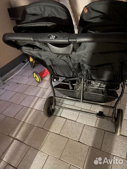 Коляска для двойни
