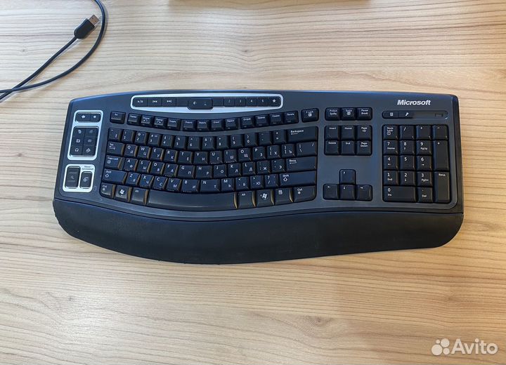 Беспроводная клавиатура и мышь Microsoft 5000