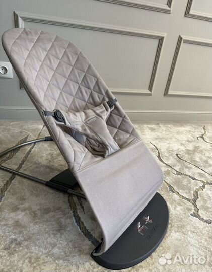 Шезлонг babybjorn в идеале