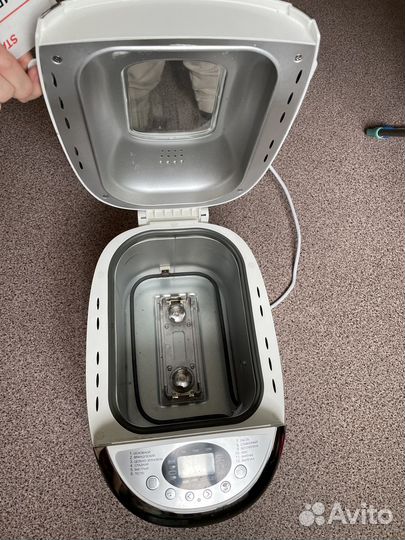 Хлебопечеа Starwind sbmm1224