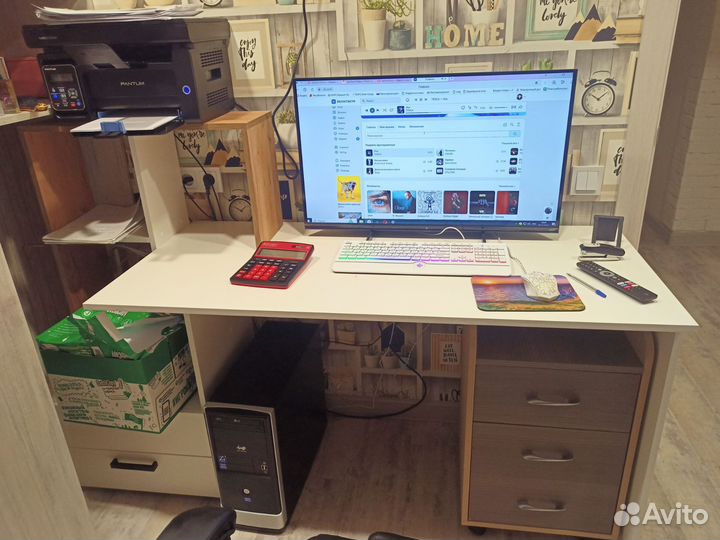 Стол компьютерный белый новый