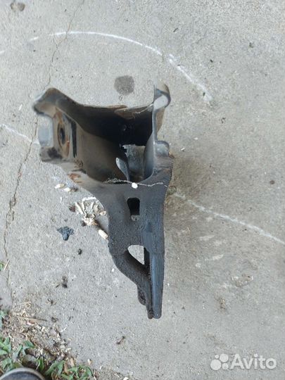 Кронштейн двигателя Хонда Аккорд 5