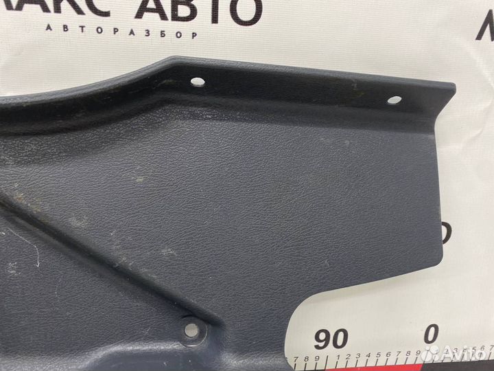 Б/У обшивка багажника (обшивка салона) задний