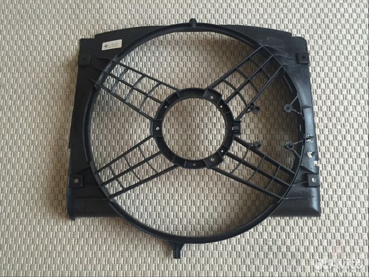 Диффузор вентилятора BMW E46