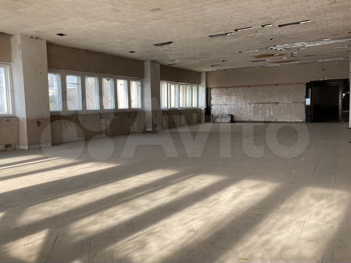 Помещение 1376 м² (отдельный вход)