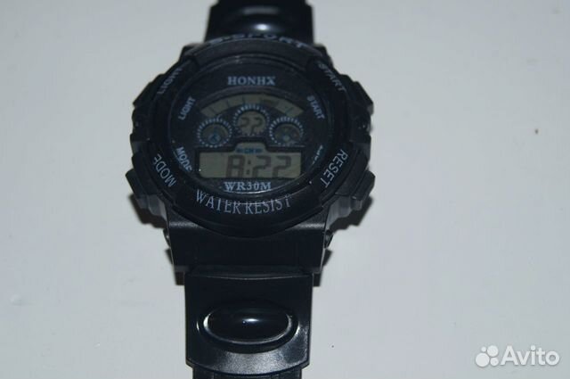 Продаю часы электронные