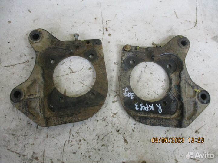 Кронштейн суппорта заднего Шевроле Круз