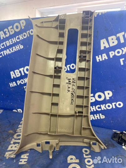 Обшивка задней стойки Mazda Mpv минивен GY-DE 2001