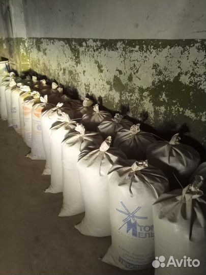 Опилки в мешках