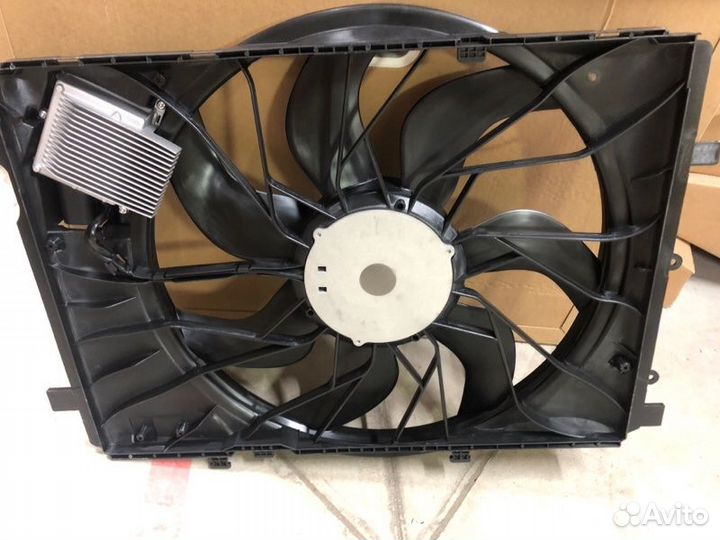 Вентилятор охлаждения Mercedes-Benz Cls W218